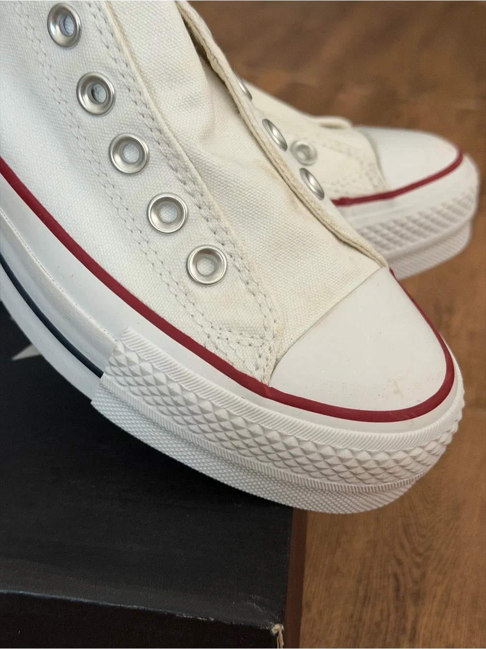 Converse brand new